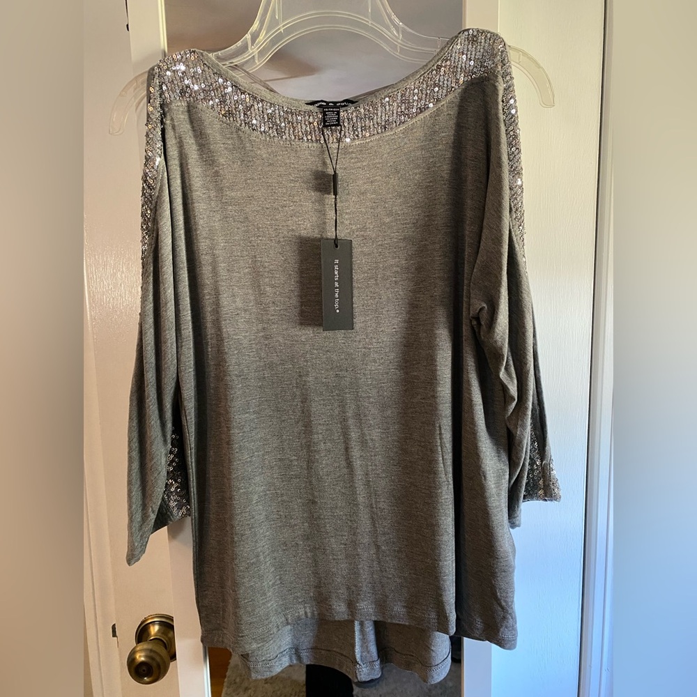 Cable & Gauge top, XS grey with sequins NWT